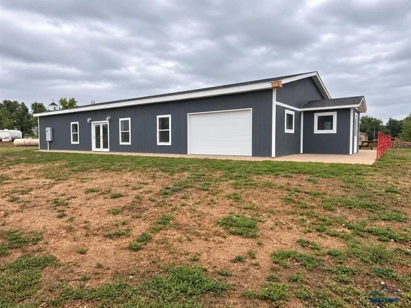 410 1st St, Nisland, SD 57762
