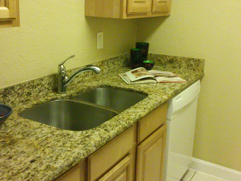 827 Lowell Blvd #22 — Photo 4
