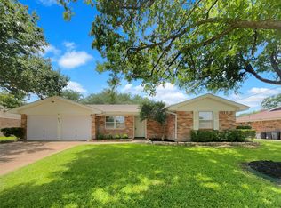 513 Crest Ridge Dr, Lakeside, TX 76108