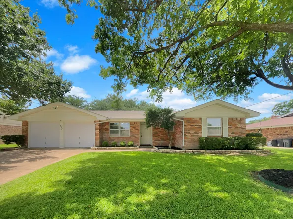 513 Crest Ridge Dr, Lakeside, TX 76108