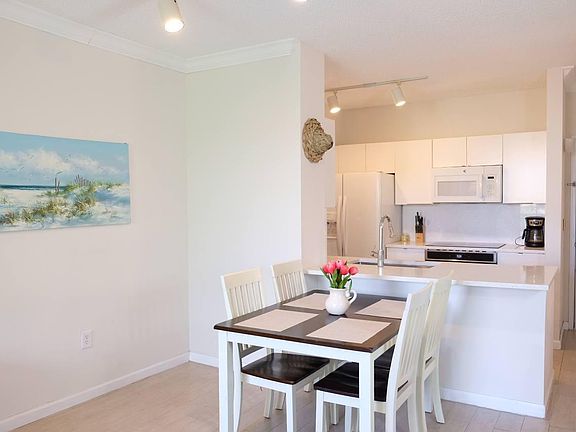 5th image of 720 S Sapodilla Avenue #514