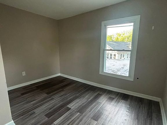 4th image of 614 Pine St #3
