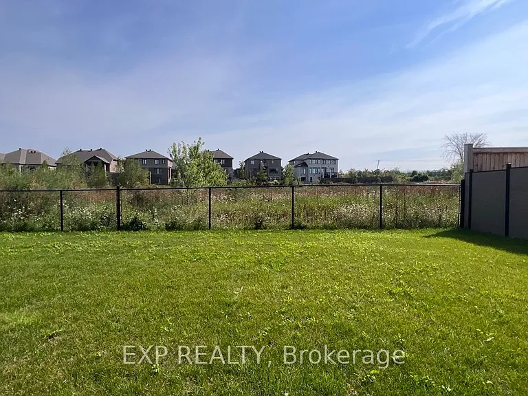 747 Coast Cir — Photo 32