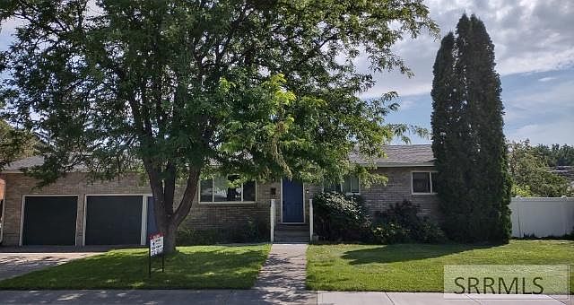 1st image of 365 Berrett Ave