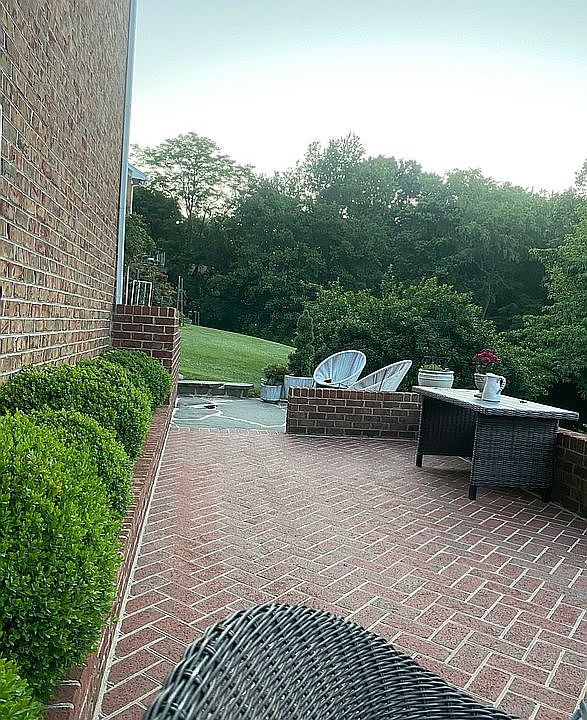 2nd image of 612 Woodmont Dr