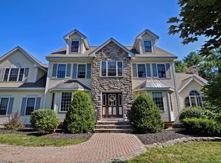 18 Highland St, Tyngsboro, MA 01879