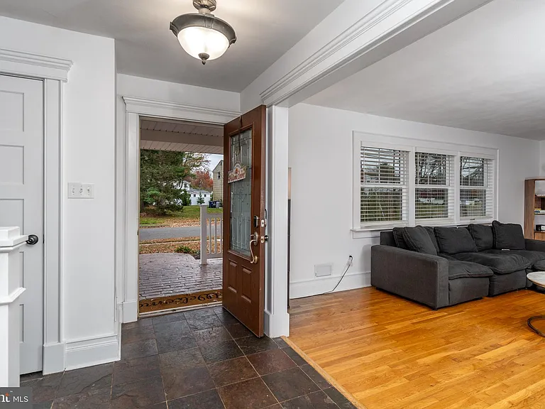 24 Camelia Ct — Photo 2