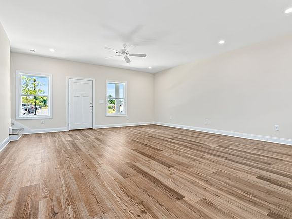 2nd image of 3260 Academy Dr #202