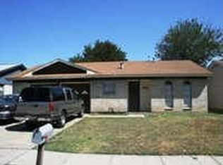 3709 Royal Crest Dr, Fort Worth, TX 76140
