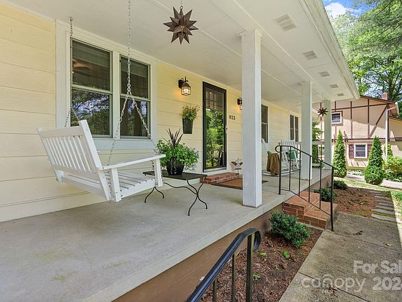 4th image of 823 Hillcrest St