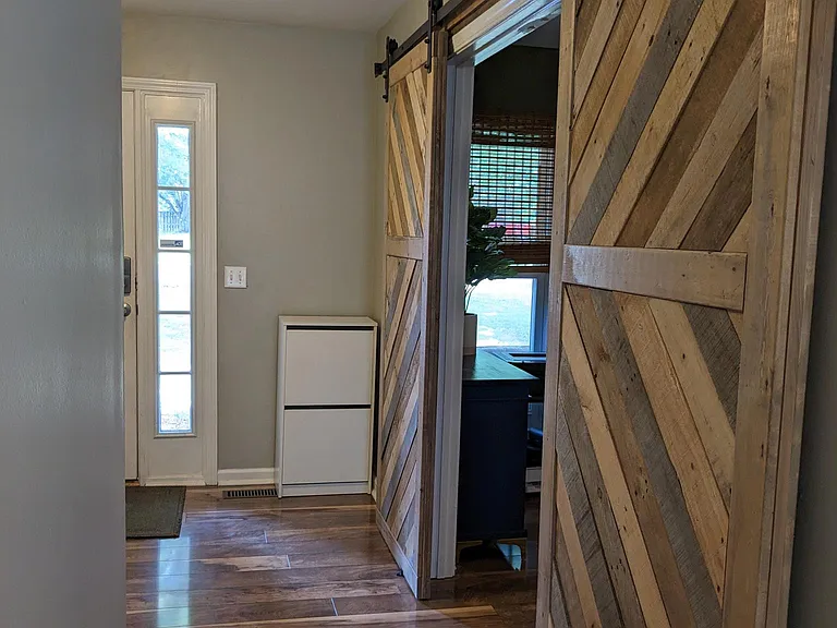 2905 Buckner Ln — Photo 8