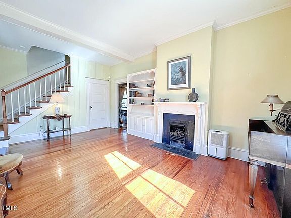 11th image of 302 Halifax St
