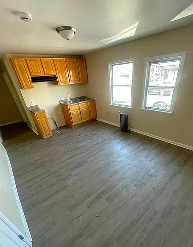 335 Myrtle Ave Photo 1