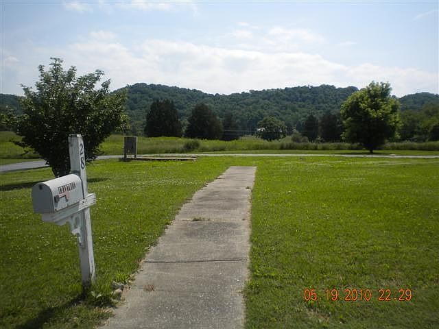 2nd image of 28 Brown Teal Rd