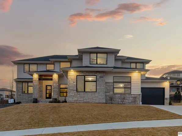 3526 S 214th St, Elkhorn, NE 68022