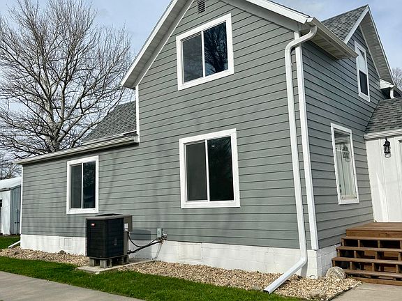 4th image of 200 N 1st St
