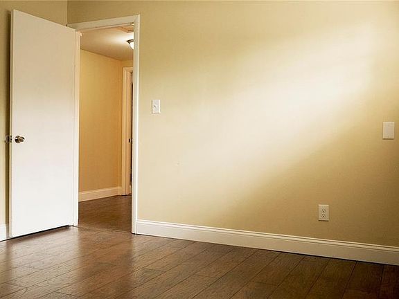 3rd image of 7803 Pine Hill Dr