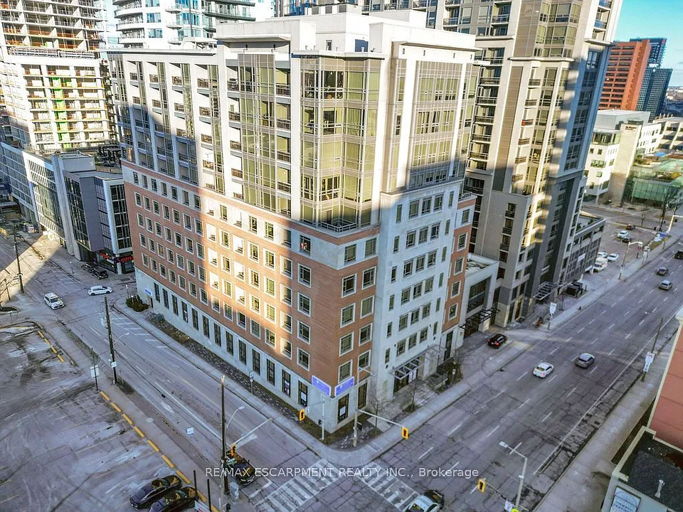 150 Main St W #810