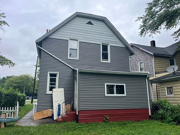 5th image of 551 E 10th St