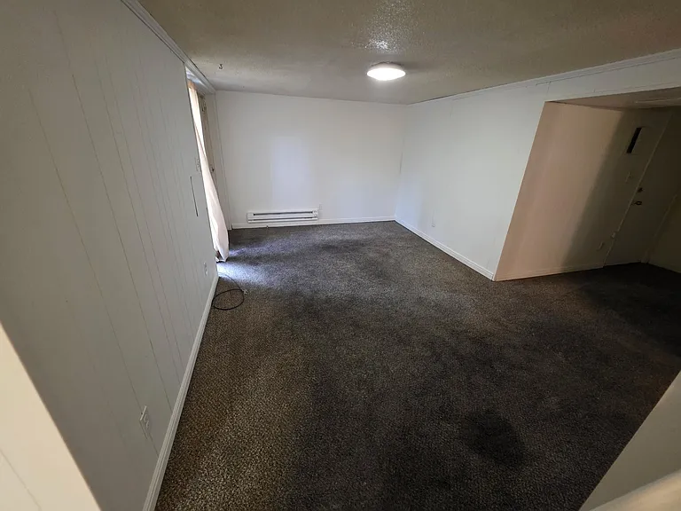 953 E Logan Ave #B — Photo 7