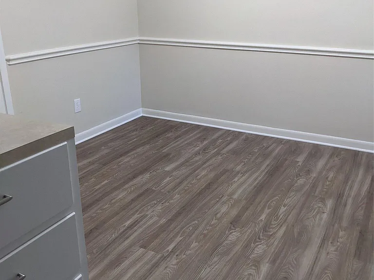 5904 Burlington Ct — Photo 9