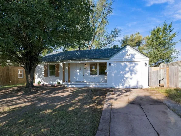 601 S Calhoun Dr, Wichita, KS 67207
