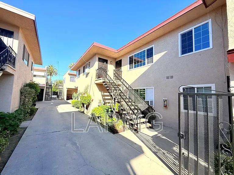 7035-7039 Miles Ave #7035-B — Photo 20