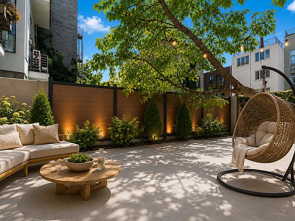 2nd image of 418 Lorimer St #1D