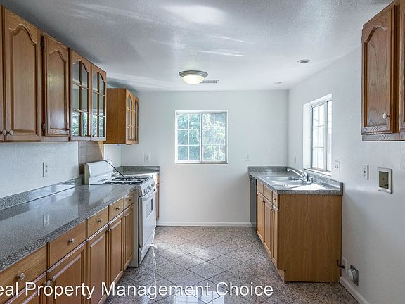 3rd image of 2822 E 70th St APT A