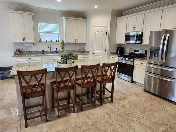 2nd image of 138 Kingswood Ave