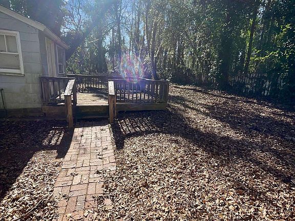 3rd image of 2368 Boyd Rd