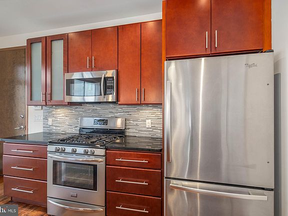 3rd image of 1532 N 2nd St #27