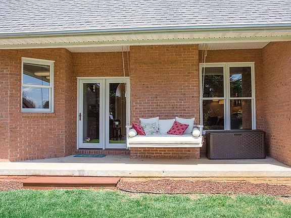 5th image of 2301 Lake Vista Dr