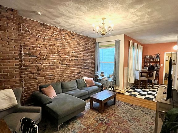3rd image of 42 Phillips St