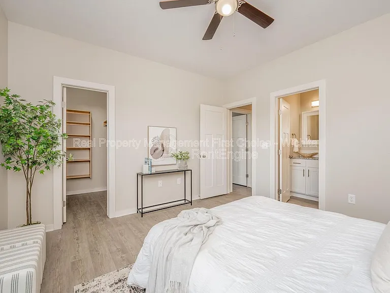 3426 W Angel St — Photo 16