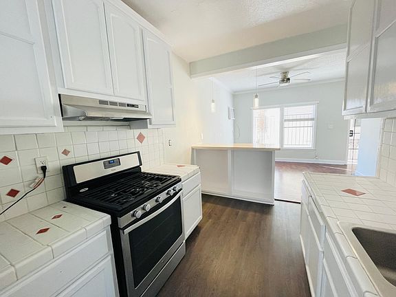 3rd image of 5133 Fountain Ave