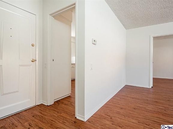 4th image of 637 Fairview Ave APT 21