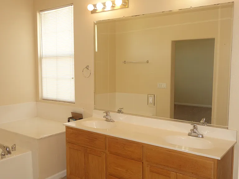 1380 Bamboo St — Photo 13