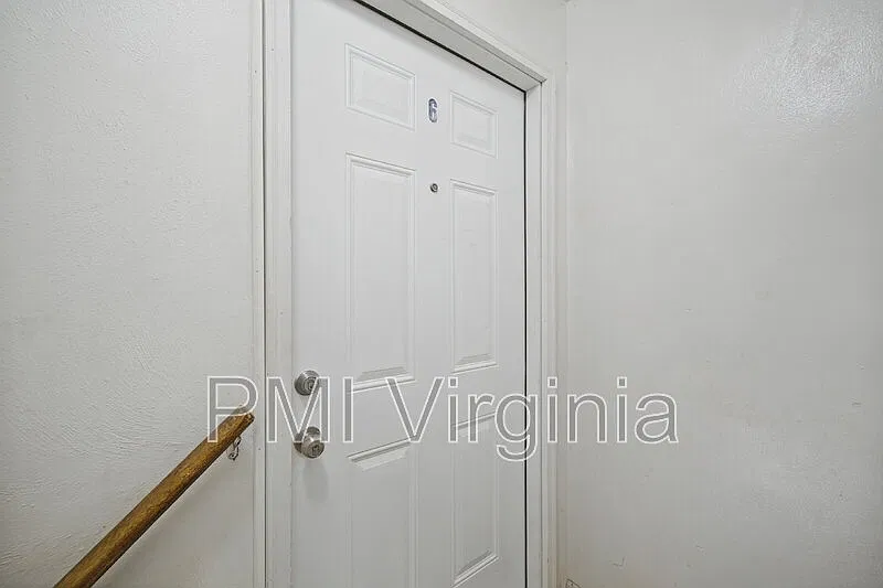 2 bed, 1.0 bath, 800 sqft, $1,100 — Photo 3