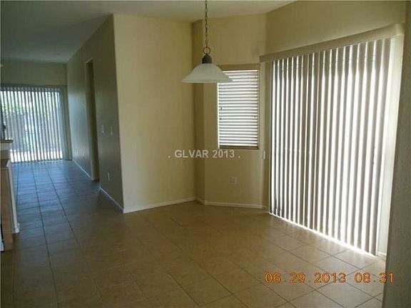 3rd image of 3644 Carisbrook Dr