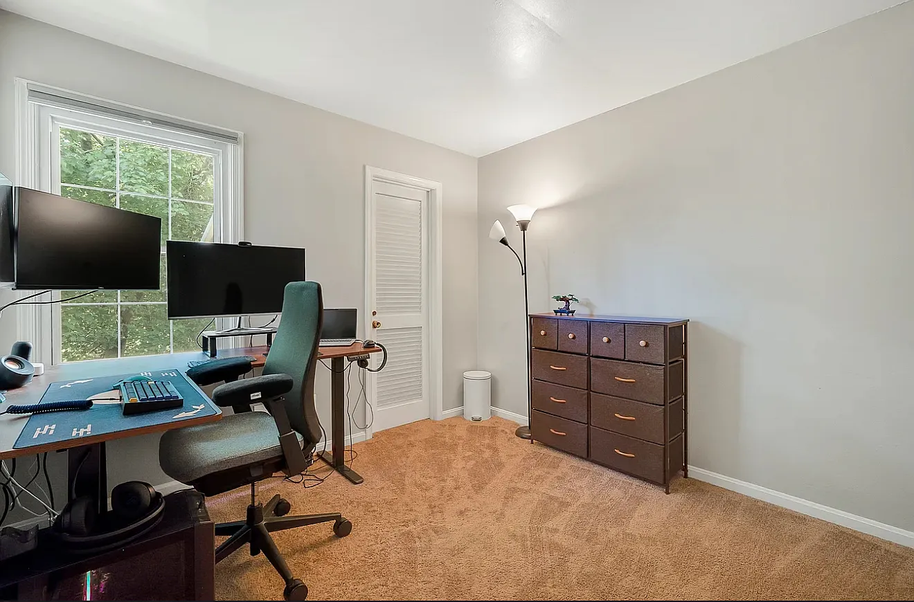 3 bed, 1.5 bath, 1246 sqft, $2,200 — Photo 2