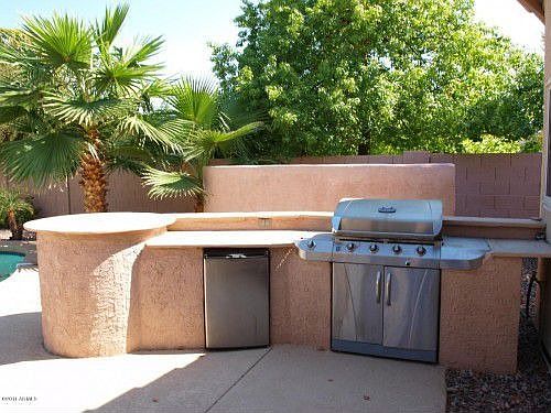 5th image of 2253 S Sawyer Cir