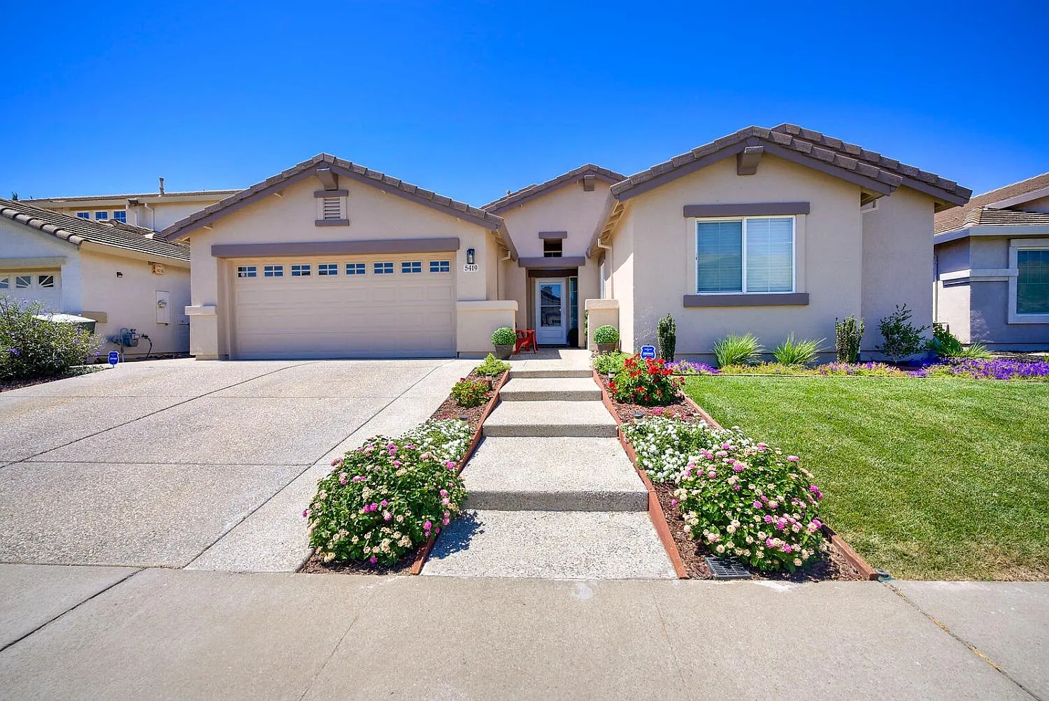 5419 Calabria Way photo 1