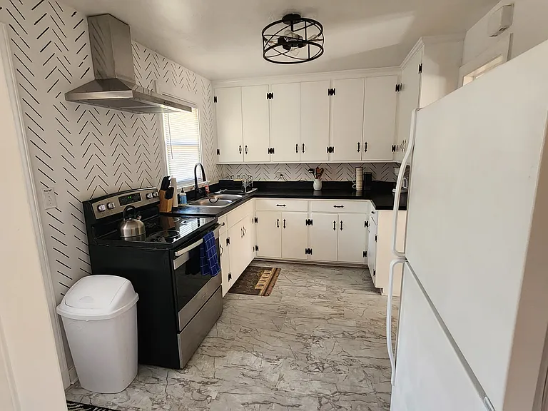 1443 Westwood Rd — Photo 4