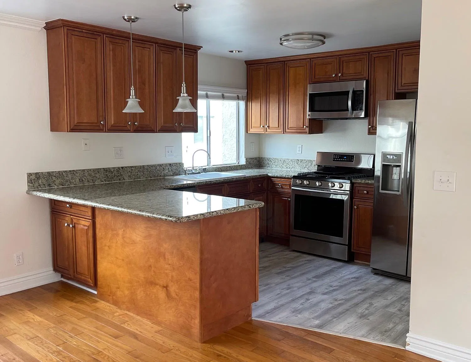 2 bed, 1.5 bath, 1200 sqft, $3,799 — Photo 1