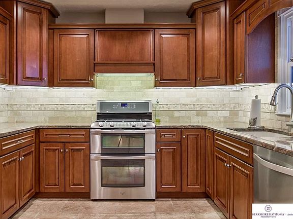 4th image of 10310 Woodridge Ln