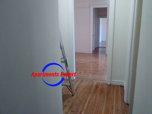 3rd image of 3806 Bailey Ave APT C14