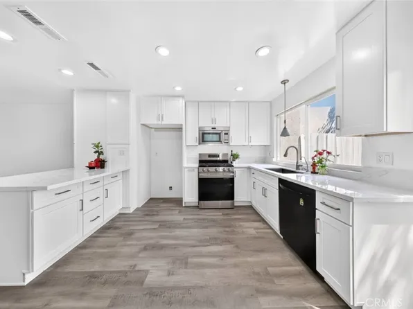 16733 Parthenia St Unit 5, North Hills, CA 91343