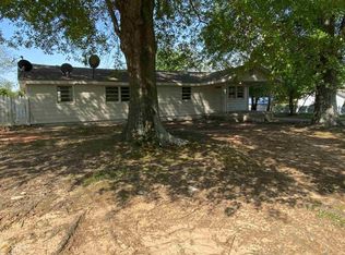 2335 Ridgeway Dr, Gainesville, GA 30504