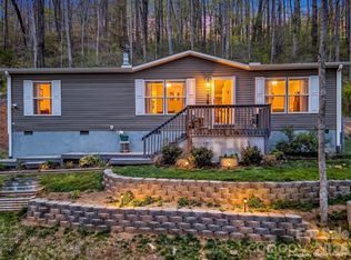 424 Arrington Acres Dr, Waynesville, NC 28786